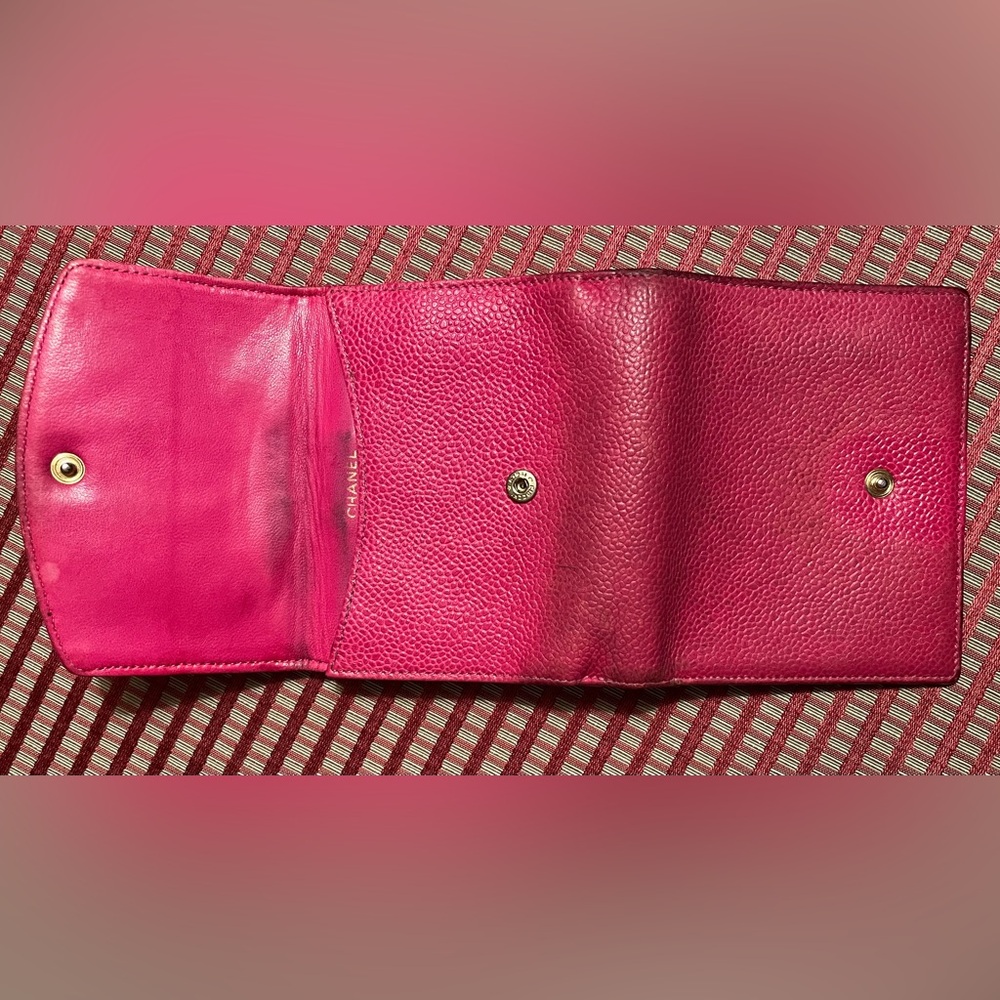 Vintage CHANEL Caviar Wallet, Rose - Picture 8 of 8